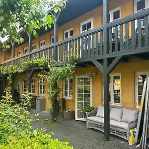 Vidunderligt Hus Med Gardhave - Midt I Centrum Lejlighed